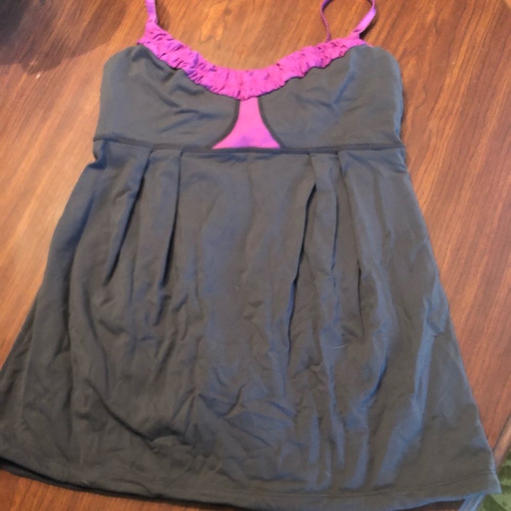 Lululemon tank size 8